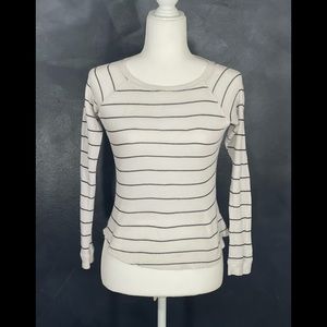 Billabong white and black shirt